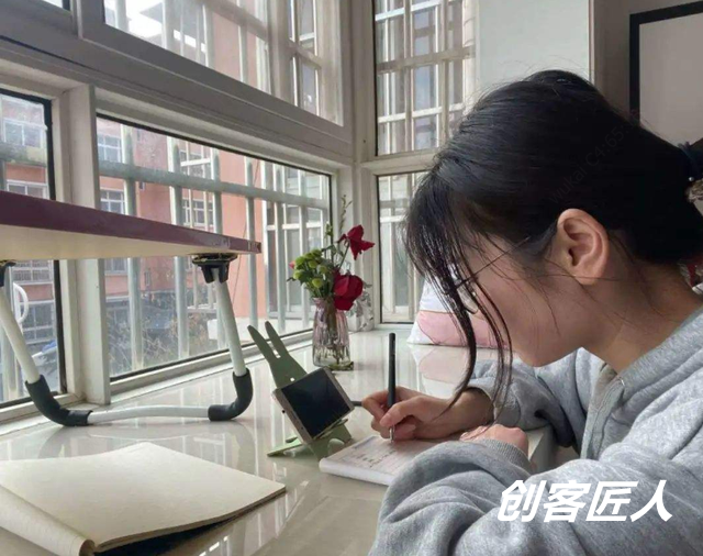 網(wǎng)課的優(yōu)點(diǎn)和缺點(diǎn)有哪些？